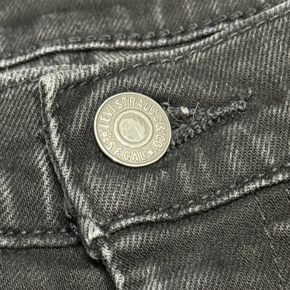 Levis straight slim